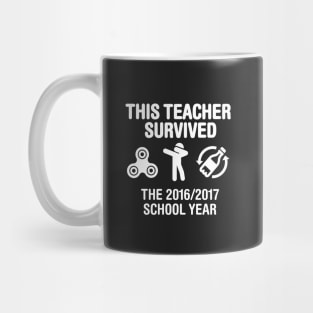 This teacher survived school year 2016 - 2017 (White) Mug